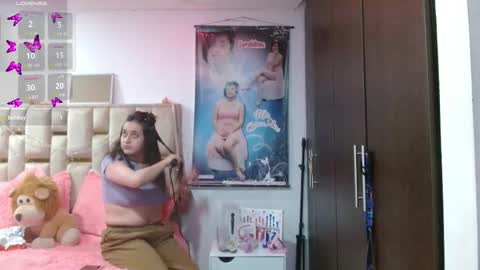 Snapshot of sunflower_dance chatting on 10/16/25, 01:06 Jeraldine online show from 10/16/25, 01:06