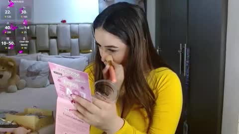 Snapshot of sunflower_dance chatting on 02/25/26, 01:59 Jeraldine online show from 02/25/26, 01:59