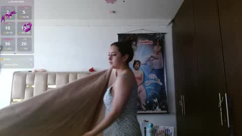 Snapshot of sunflower_dance chatting on 03/08/26, 06:44 Jeraldine online show from 03/08/26, 06:44