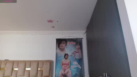 Snapshot of sunflower_dance chatting on 04/01/26, 08:17 Jeraldine online show from 04/01/26, 08:17