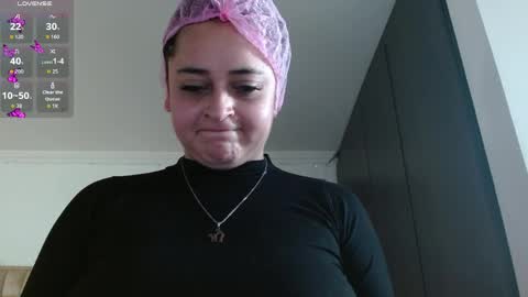 Snapshot of sunflower_dance chatting on 04/08/26, 07:25 Jeraldine online show from 04/08/26, 07:25