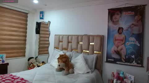 Snapshot of sunflower_dance chatting on 04/15/26, 09:04 Jeraldine online show from 04/15/26, 09:04