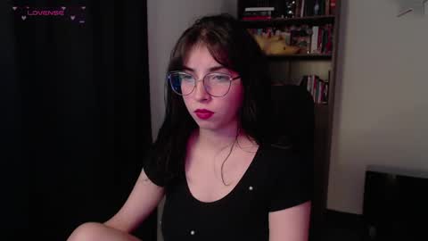 Snapshot of sunflower_uwu chatting on 03/18/26, 09:07 violetta online show from 03/18/26, 09:07