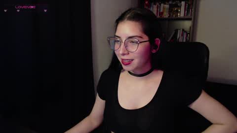 Snapshot of sunflower_uwu chatting on 04/17/26, 11:52 violetta online show from 04/17/26, 11:52