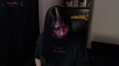 Snapshot of sunflower_uwu chatting on 04/28/26, 12:09 violetta online show from 04/28/26, 12:09