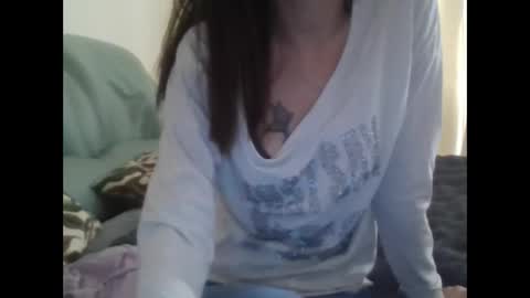 Snapshot of suni_bitch chatting on 03/04/25, 09:40 suni online show from 03/04/25, 09:40