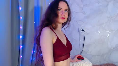 Snapshot of sunloveandwe chatting on 11/28/25, 04:31 Mistress Eve online show from 11/28/25, 04:31