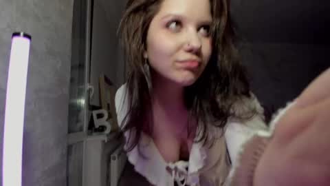 Snapshot of sunlovedamily chatting on 02/16/25, 04:21 Amy online show from 02/16/25, 04:21