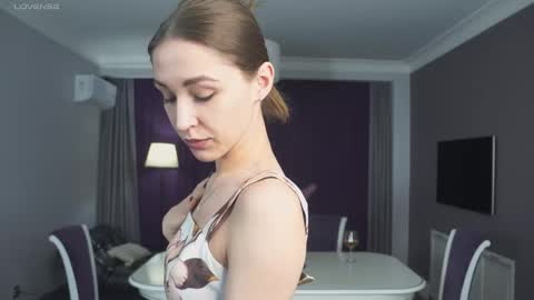 Kate online show from 02/17/25, 04:04