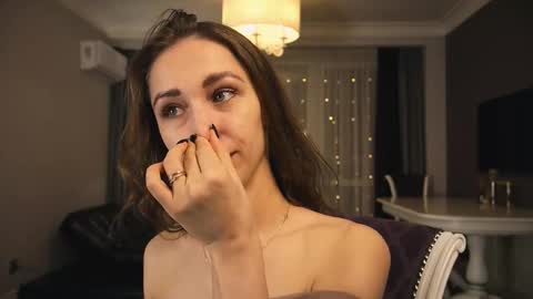 Kate online show from 02/19/25, 07:48