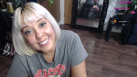 Sunni Knight online show from 09/19/25, 12:12