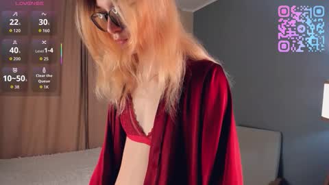 Snapshot of sunnivagaillard chatting on 03/13/26, 01:34 Kiki online show from 03/13/26, 01:34