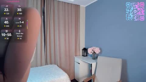 Snapshot of sunnivagaillard chatting on 03/18/26, 01:20 Kiki online show from 03/18/26, 01:20