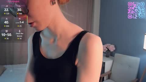 Snapshot of sunnivagaillard chatting on 03/20/26, 01:21 Kiki online show from 03/20/26, 01:21