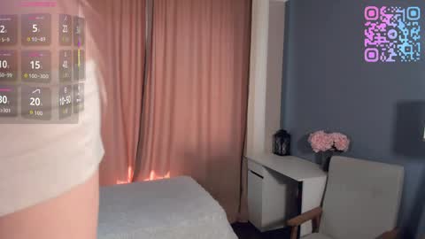 Snapshot of sunnivagaillard chatting on 04/09/26, 06:19 Kiki online show from 04/09/26, 06:19