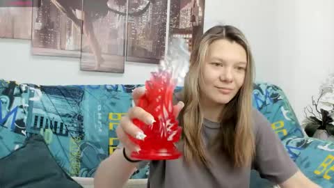 Snapshot of sunny__sammy chatting on 11/16/25, 01:22 Sammy online show from 11/16/25, 01:22