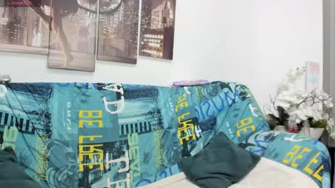 Snapshot of sunny__sammy chatting on 11/17/25, 01:22 Sammy online show from 11/17/25, 01:22