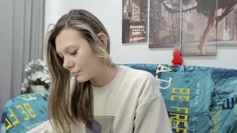 Snapshot of sunny__sammy chatting on 11/24/25, 01:16 Sammy online show from 11/24/25, 01:16