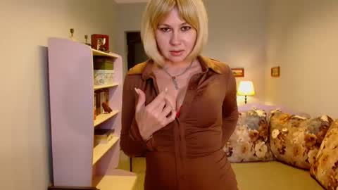 Snapshot of sunny_katty chatting on 05/12/26, 10:12 Sunny Katty online show from 05/12/26, 10:12