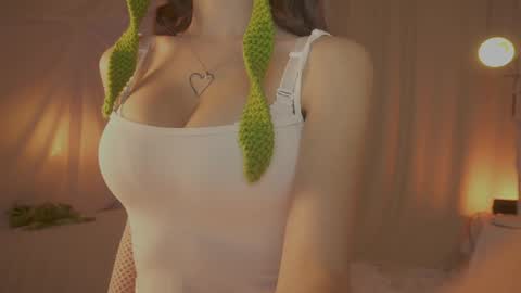 Snapshot of sunny_maria chatting on 10/20/25, 09:04 Maria online show from 10/20/25, 09:04