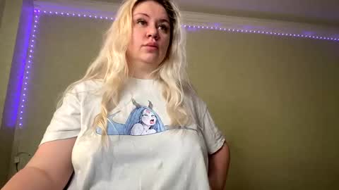 Snapshot of sunny_mood chatting on 01/09/25, 06:48 sunny mood online show from 01/09/25, 06:48