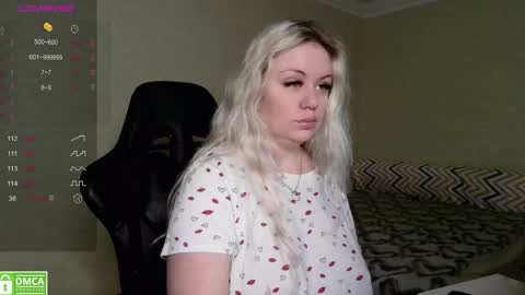 Snapshot of sunny_mood chatting on 01/13/25, 08:58 sunny mood online show from 01/13/25, 08:58