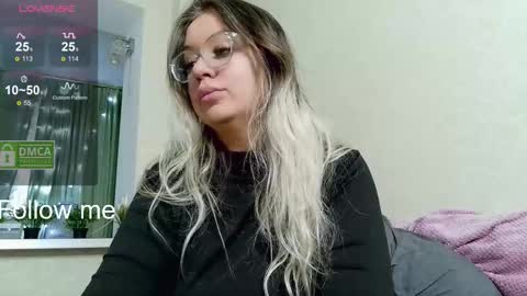 Snapshot of sunny_mood chatting on 12/14/25, 09:41 sunny mood online show from 12/14/25, 09:41