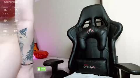 Snapshot of sunny_mood chatting on 04/16/26, 04:02 sunny mood online show from 04/16/26, 04:02