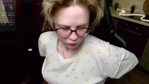 Snapshot of sunny_mood chatting on 05/24/26, 06:29 sunny mood online show from 05/24/26, 06:29
