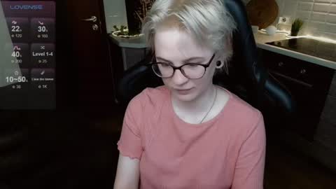 Snapshot of sunny_mood chatting on 06/12/26, 08:13 sunny mood online show from 06/12/26, 08:13