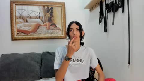 Snapshot of sunny_os chatting on 12/20/25, 02:07 Sunny online show from 12/20/25, 02:07