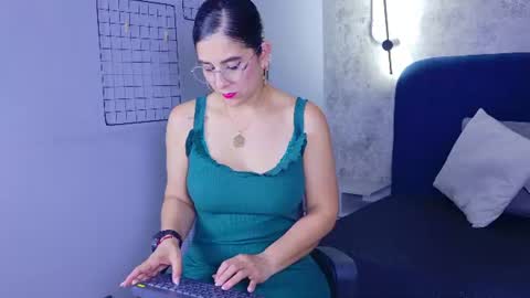 Snapshot of sunny_river chatting on 06/30/26, 01:56 Sunny River online show from 06/30/26, 01:56
