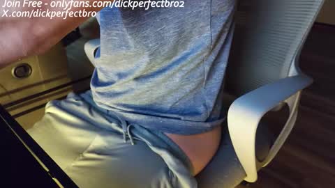 Snapshot of sunny_valentine chatting on 11/21/25, 02:43 sunny valentine online show from 11/21/25, 02:43