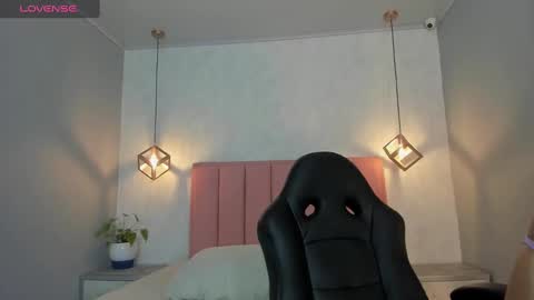  S U N N Y online show from 09/11/25, 12:38