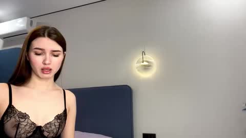 Snapshot of sunnyhathcox chatting on 03/20/26, 08:08 Christina online show from 03/20/26, 08:08