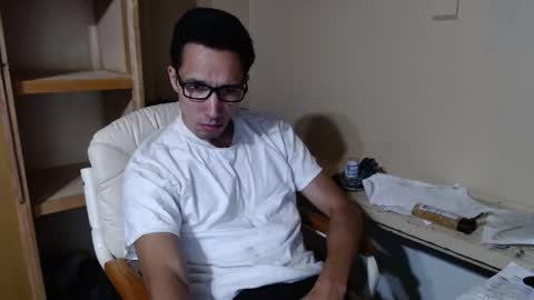 Snapshot of sunnysided1 chatting on 04/28/26, 01:37 sunnysided1 online show from 04/28/26, 01:37