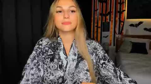 sunsetwithava online show from 11/07/25, 07:08