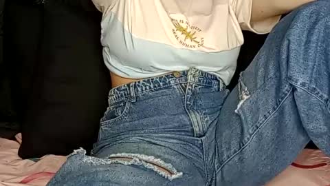 Annie online show from 01/09/25, 01:50