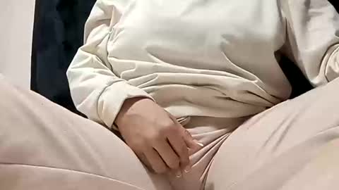 Annie online show from 01/31/25, 03:20