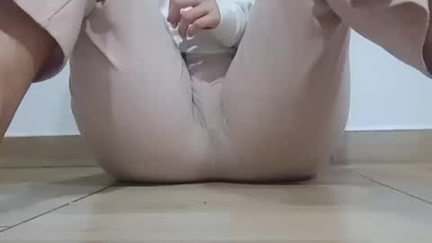 Annie online show from 10/15/25, 05:07