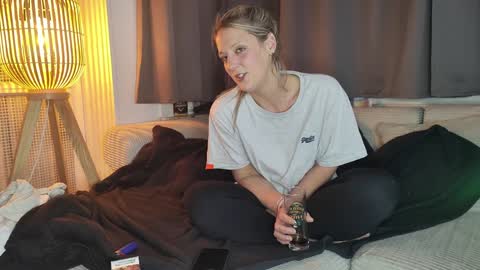 Snapshot of sunshine_diddy chatting on 01/11/25, 11:13 Ava online show from 01/11/25, 11:13