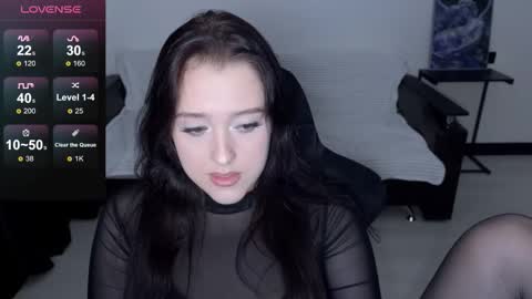 Snapshot of sunshine_j chatting on 10/27/25, 03:27 sunshine_j online show from 10/27/25, 03:27