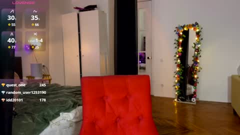 Lina online show from 12/12/24, 12:16