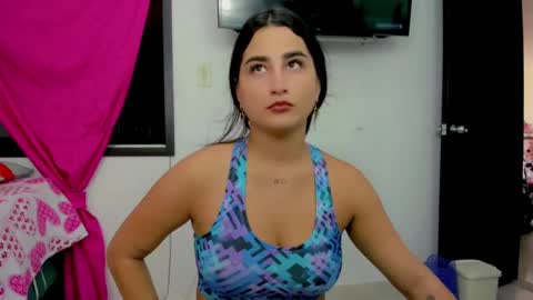 Snapshot of sunshine_uwu22 chatting on 12/08/24, 07:00 Andrea Rodriguez online show from 12/08/24, 07:00