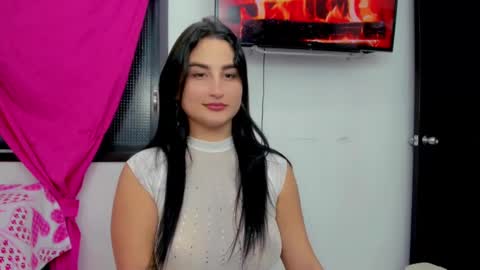 Snapshot of sunshine_uwu22 chatting on 12/09/24, 06:57 Andrea Rodriguez online show from 12/09/24, 06:57