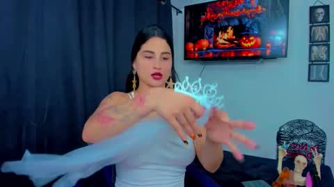 Snapshot of sunshine_uwu22 chatting on 10/19/25, 06:41 Andrea Rodriguez online show from 10/19/25, 06:41