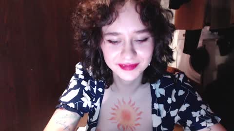 Snapshot of sunshinehella chatting on 12/04/24, 12:03 Hella online show from 12/04/24, 12:03