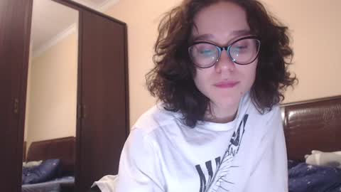 Snapshot of sunshinehella chatting on 01/27/25, 06:52 Hella online show from 01/27/25, 06:52