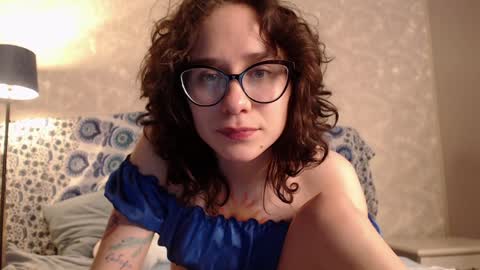 Snapshot of sunshinehella chatting on 02/04/25, 11:16 Hella online show from 02/04/25, 11:16