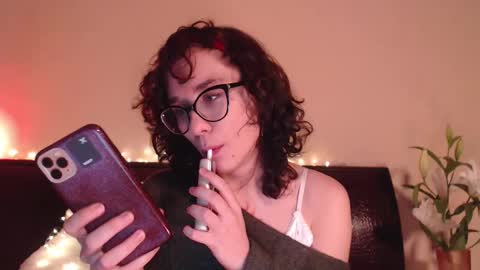 Snapshot of sunshinehella chatting on 02/15/25, 11:06 Hella online show from 02/15/25, 11:06